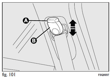 REGOLAZIONE IN ALTEZZA DELLE CINTURE DI SICUREZZA ANTERIORI